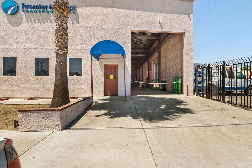 484 E Redlands Blvd, San Bernardino, CA à vendre - Photo du bâtiment - Image 1 de 30