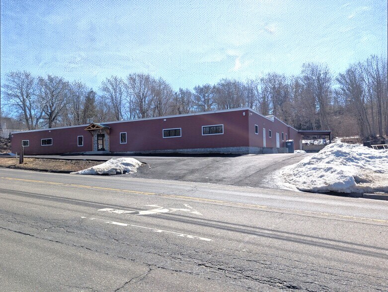 3812 East Main St, Waterbury, CT à louer - Photo du bâtiment - Image 2 de 3