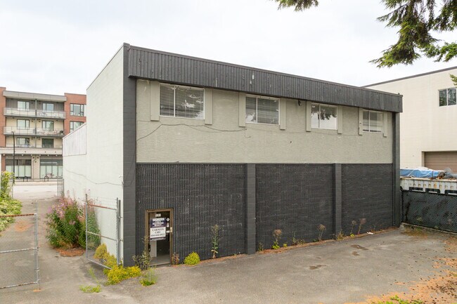 Plus de détails pour 5291 Imperial St, Burnaby, BC - Industriel à vendre