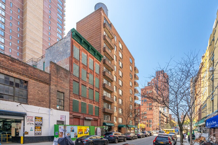 1832-1838 2nd Ave, New York, NY à vendre - Photo du bâtiment - Image 3 de 6