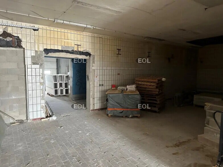 Flex in Ozoir-la-Ferrière for lease - Building Photo - Image 1 of 6