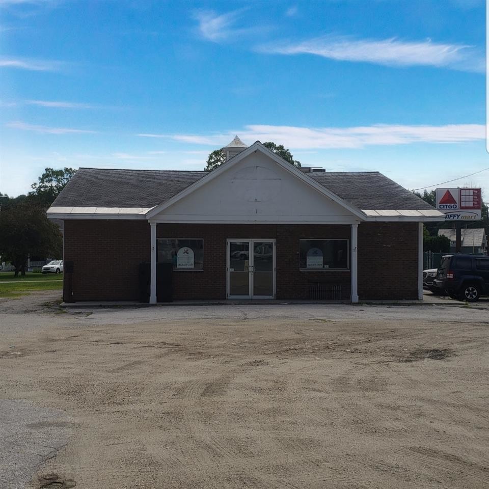 39 S Main St, Chester, VT for sale Primary Photo- Image 1 of 1