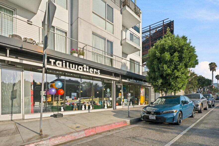 801 N Fairfax Ave, Los Angeles, CA à louer - Photo du bâtiment - Image 3 de 4