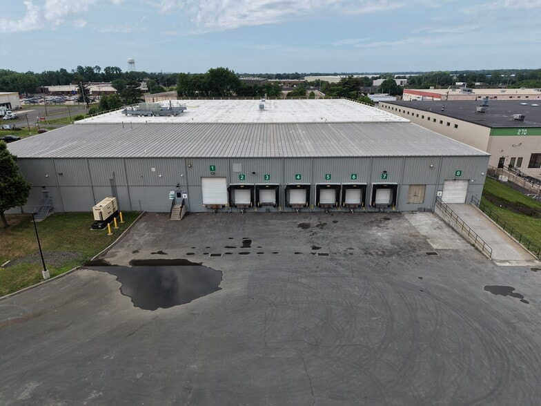 250 Canal Rd, Fairless Hills, PA for lease - Building Photo - Image 2 of 14