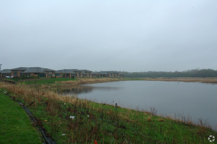 28381 Davis Pky, Warrenville, IL à vendre - Photo du bâtiment - Image 3 de 32