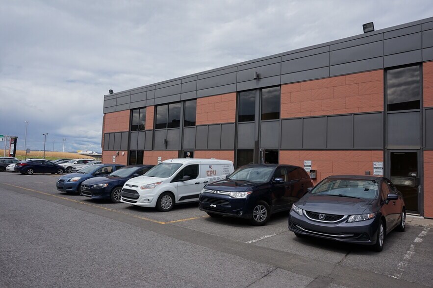 2323 Boul du Versant-Nord, Québec, QC à louer - Photo du bâtiment - Image 3 de 4