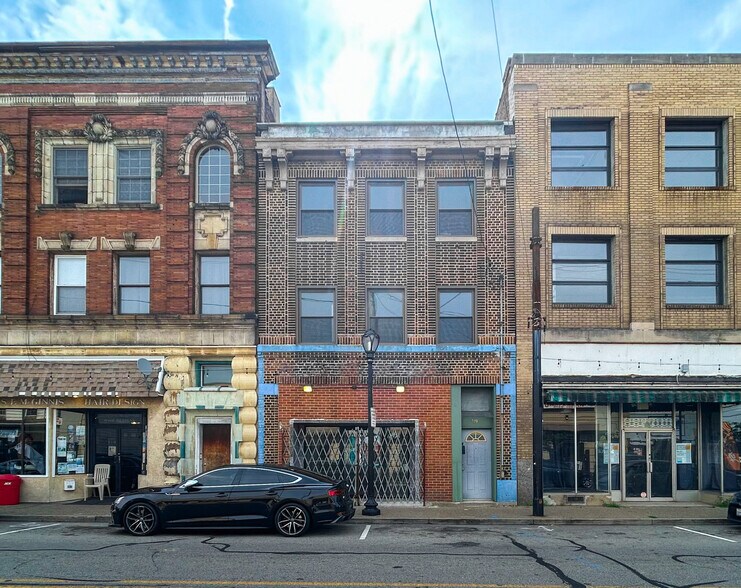 219 Brownsville Rd, Pittsburgh, PA à vendre - Photo du bâtiment - Image 1 de 30