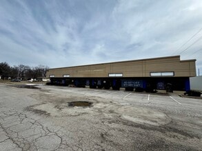 514-528 NW 7 Hwy, Blue Springs, MO for lease Interior Photo- Image 1 of 17