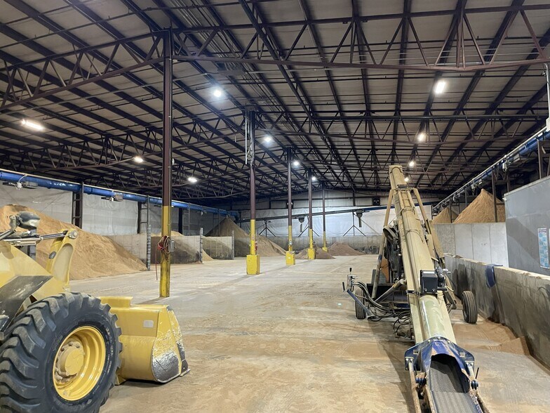 13510 S Vision Dr, Kenton, OH à vendre - Photo du bâtiment - Image 2 de 6