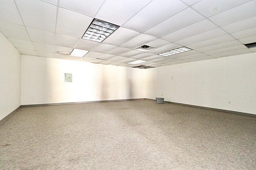 1450 W Marion Ave, Lake Park, GA for lease - Interior Photo - Image 3 of 15