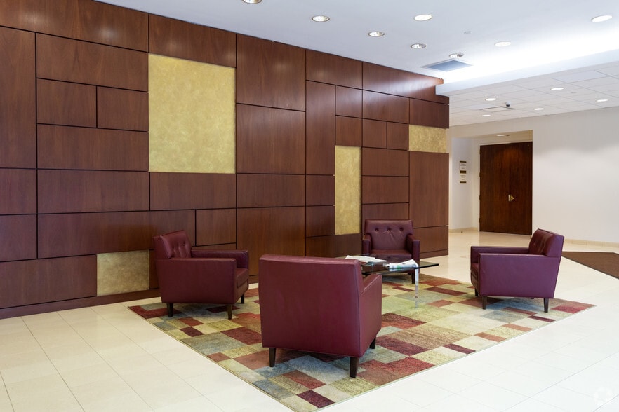 2900 Westchester Ave, Purchase, NY for lease - Lobby - Image 2 of 4