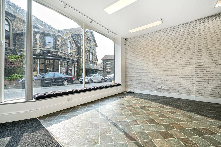 26 Main Rd, Windermere à vendre - Photo du bâtiment - Image 2 de 27