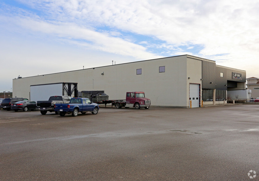 10331 176th St NW, Edmonton, AB for lease - Primary Photo - Image 1 of 2