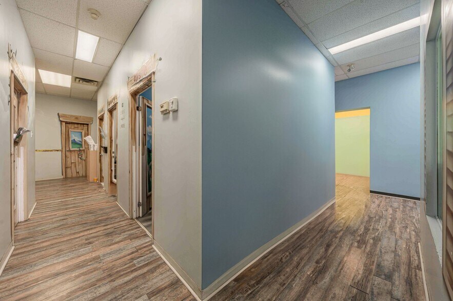 270-328 Rue Renaud O, Laval, QC à louer - Photo intérieure - Image 2 de 12