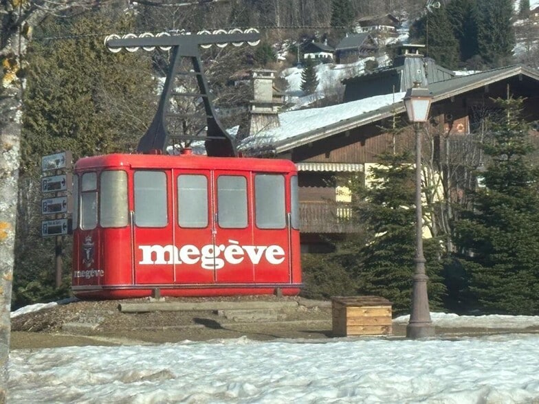 Flex in Megève for sale - Building Photo - Image 2 of 3
