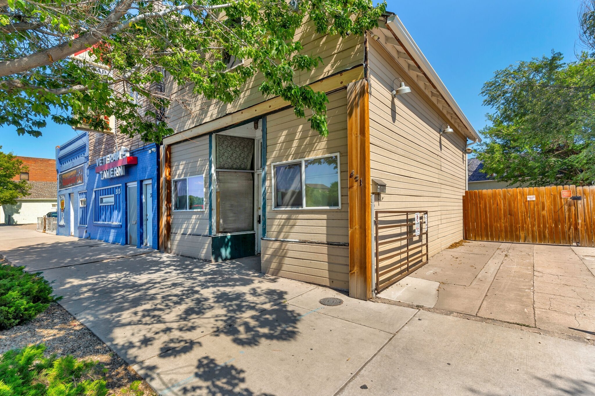 321-323, Pueblo, CO for sale Primary Photo- Image 1 of 43