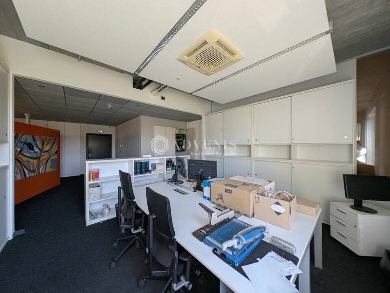 Office in Strasbourg for lease - Interior Photo - Image 3 of 9