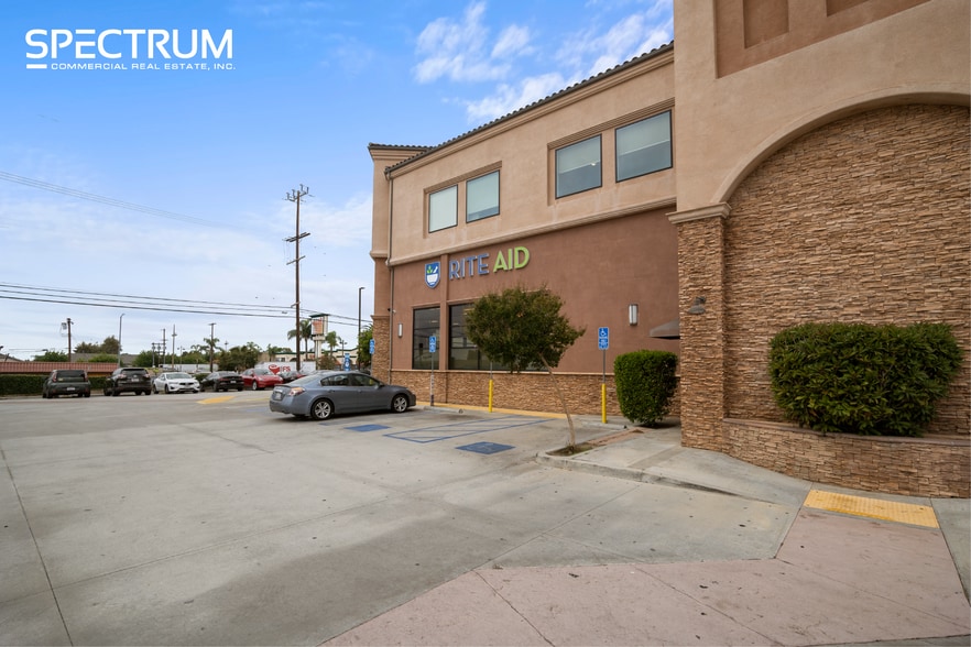 13803 Foothill Blvd, Sylmar, CA for lease - Building Photo - Image 3 of 14