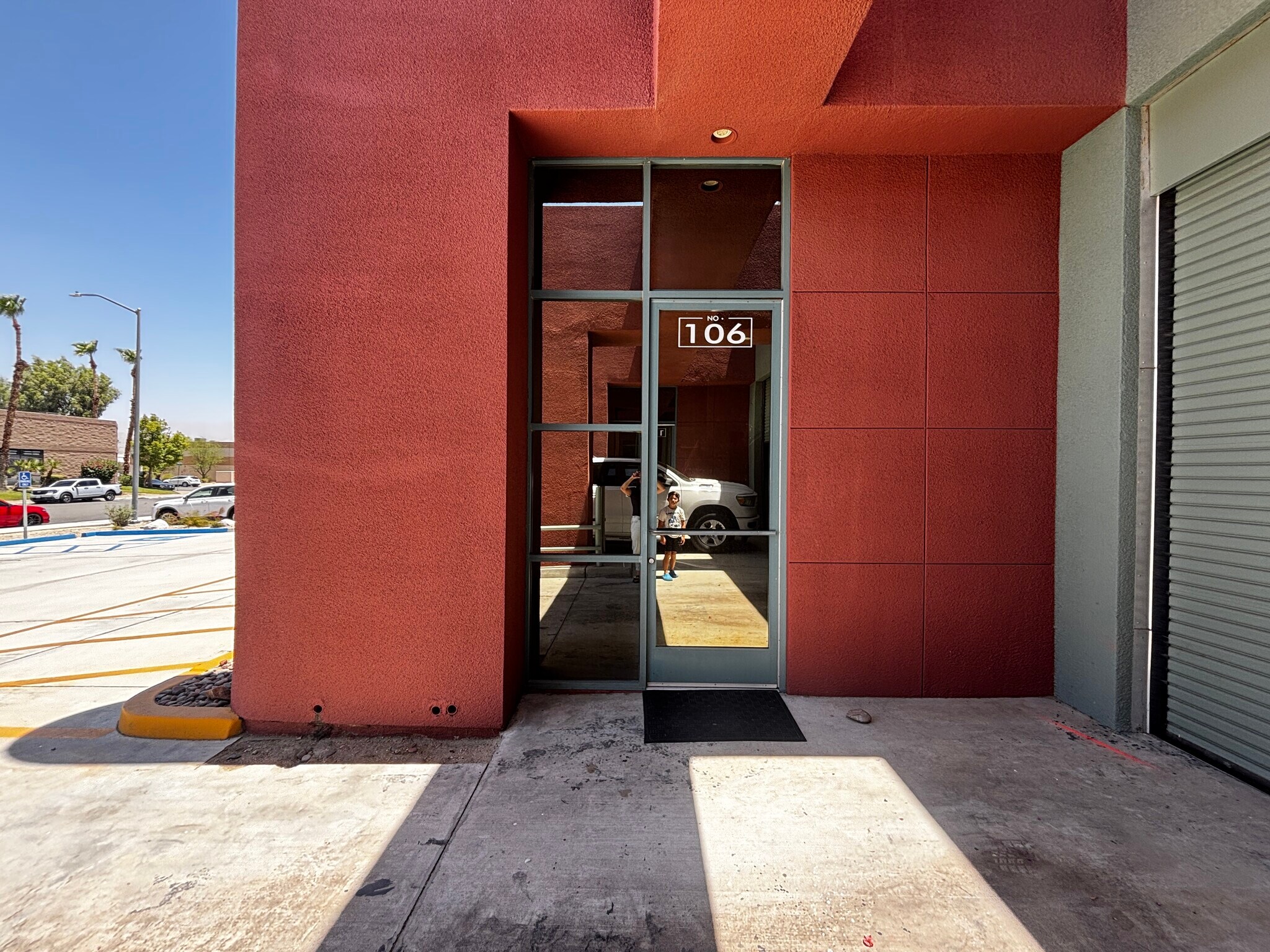77-899 Wolf Rd, Palm Desert, CA for lease Interior Photo- Image 1 of 11