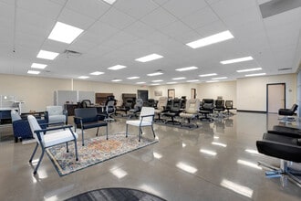 5100 Jeff Commerce Dr, Louisville, KY for lease Interior Photo- Image 2 of 12