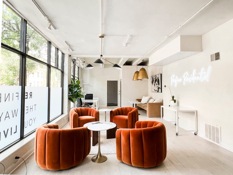 1113 W Armitage Ave, Chicago, IL for lease Interior Photo- Image 1 of 11