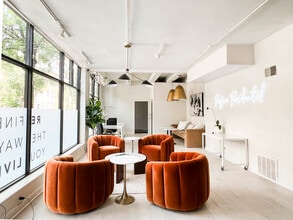 1113 W Armitage Ave, Chicago, IL for lease Interior Photo- Image 1 of 11