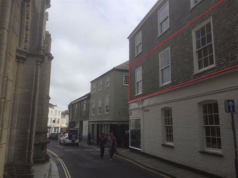 7-8 Cathedral Ln, Truro à louer - Photo du bâtiment - Image 2 de 7