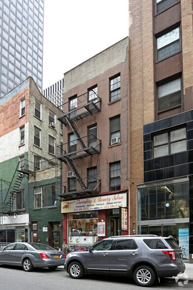 164 E 56th St, New York, NY à vendre - Photo du bâtiment - Image 2 de 9