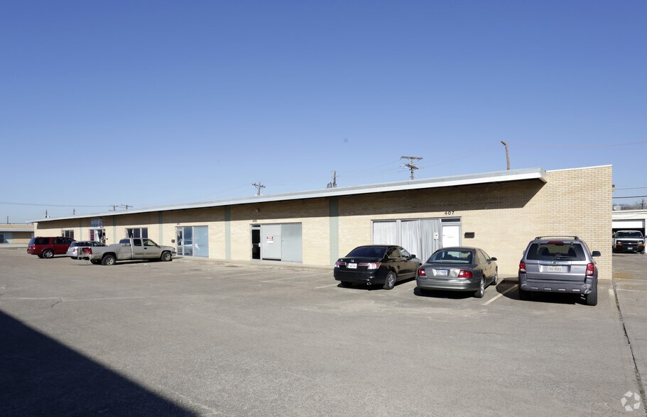 9982 Monroe Dr, Dallas, TX à louer - Photo du bâtiment - Image 1 de 4