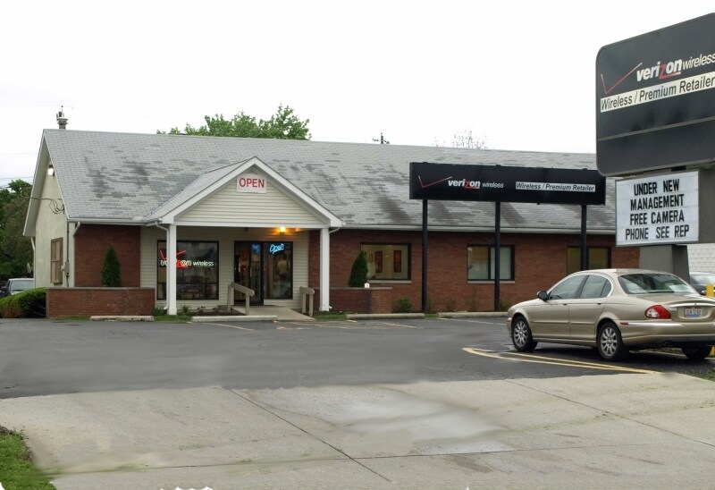 4460 Kenny Rd, Columbus, OH à vendre - Photo du bâtiment - Image 2 de 5