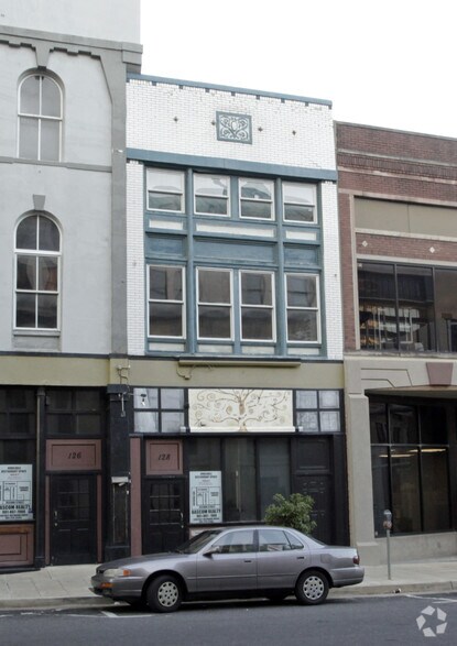 128 Monroe Ave, Memphis, TN for sale - Building Photo - Image 2 of 3