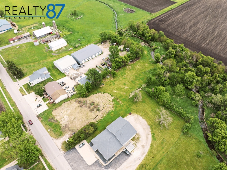 410 S Main Ave, Alburnett, IA à vendre - Aérien - Image 3 de 13