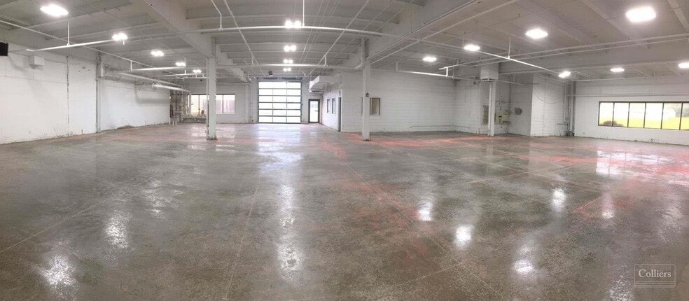 357 Washington St, Chardon, OH à louer - Photo intérieure - Image 2 de 6