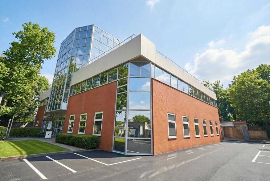 22-23 Quai Du President Carnot, Saint-Cloud à vendre - Photo du bâtiment - Image 1 de 24