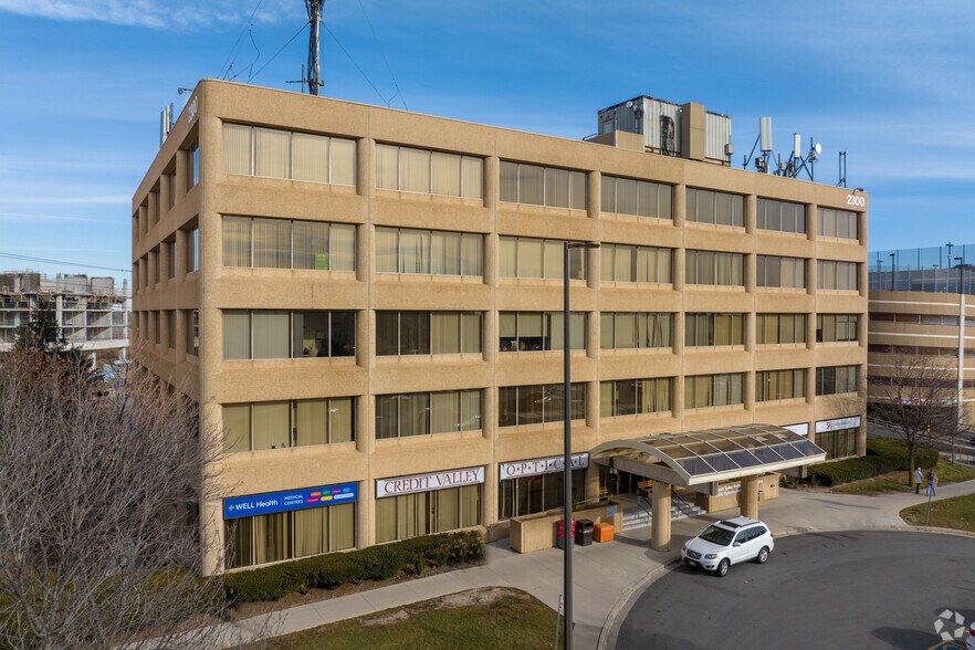 2300 Eglinton Ave W, Mississauga, ON à louer - Photo du bâtiment - Image 2 de 4