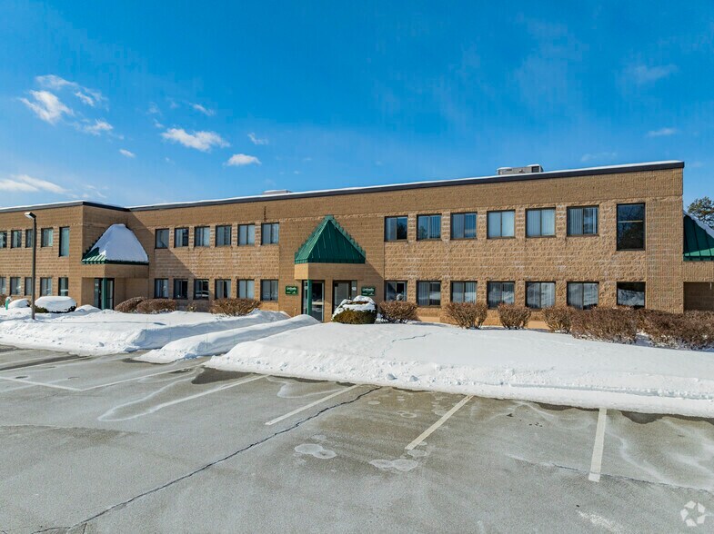 105 Route 101A, Amherst, NH à louer - Photo du bâtiment - Image 3 de 6