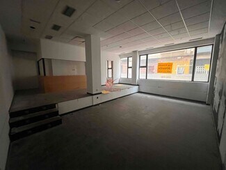 Plus de détails pour Multi-résidentiel à vendre