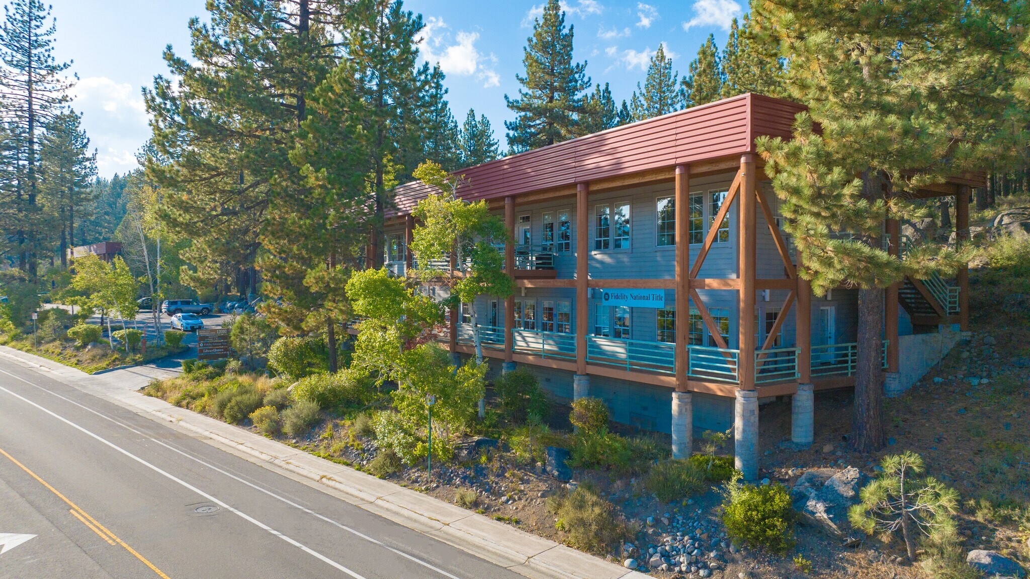 12010 Donner Pass Rd, Truckee, CA à vendre Photo du bâtiment- Image 1 de 11