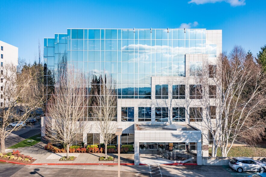 9020 SW Washington Square Rd, Tigard, OR à louer - Photo du bâtiment - Image 1 de 8