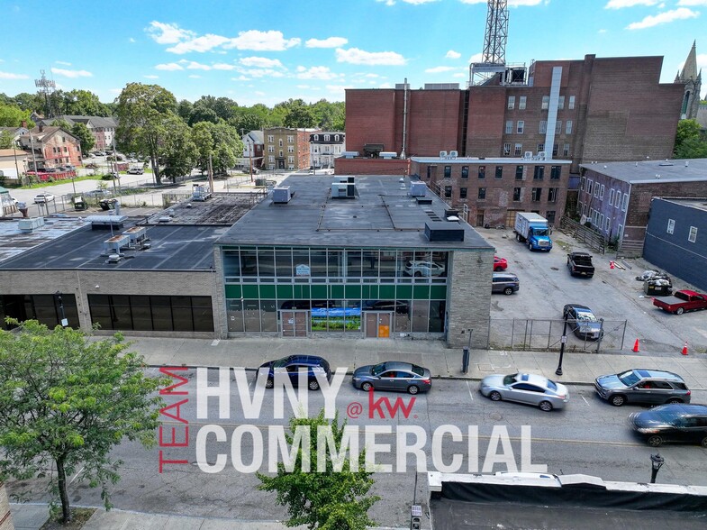 412-416 Main St, Poughkeepsie, NY for lease - Building Photo - Image 1 of 3