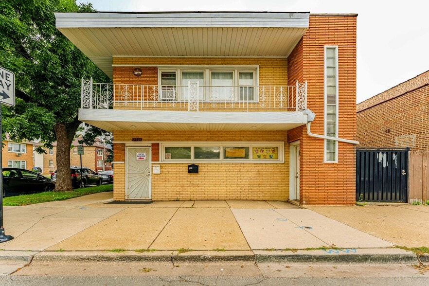 2724 W 51st St, Chicago, IL for sale - Building Photo - Image 1 of 45