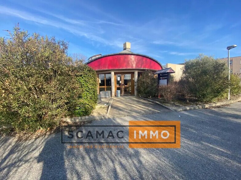 Commerce de détail dans Manosque à louer - Photo du bâtiment - Image 3 de 4