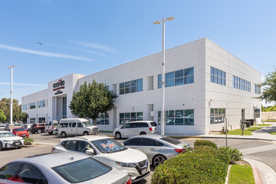 2901 Sillect Ave, Bakersfield, CA for sale - Building Photo - Image 2 of 12