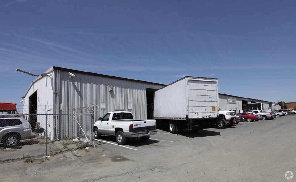 2450 Whipple Rd, Hayward, CA à louer - Photo du bâtiment - Image 3 de 5