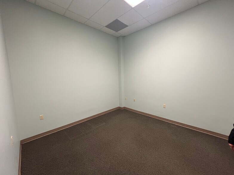 1100 S Main St, Greensburg, PA à louer - Photo du bâtiment - Image 3 de 5