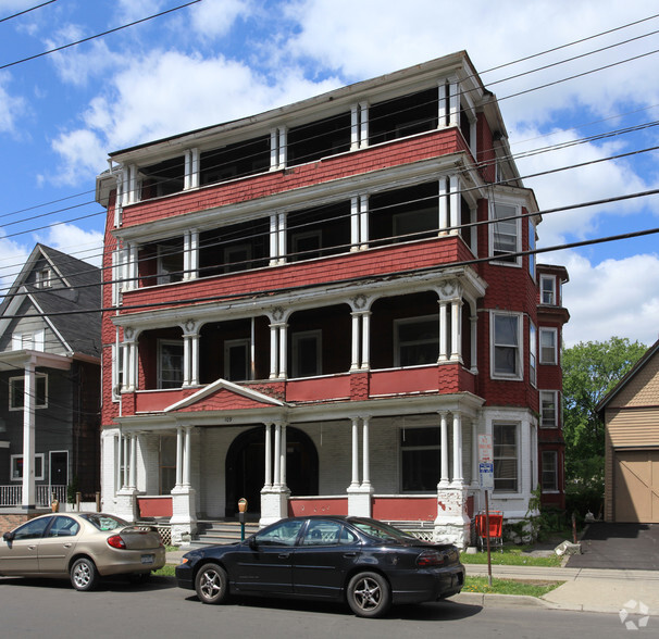 109 Oak St, Binghamton, NY à vendre - Photo principale - Image 1 de 1