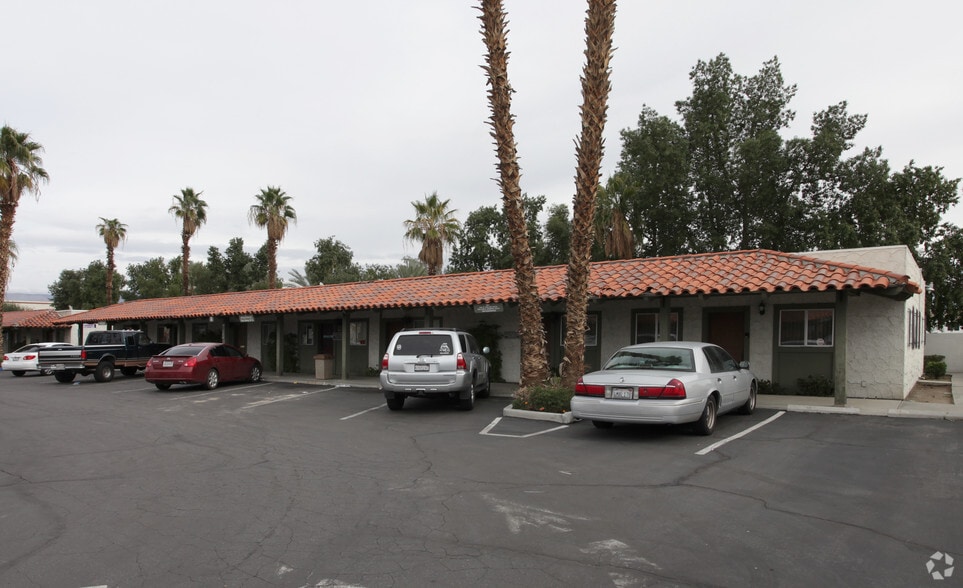 81709 Doctor Carreon Blvd, Indio, CA for lease - Building Photo - Image 3 of 8