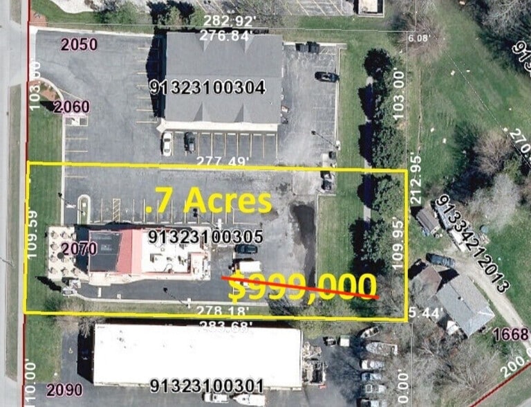 2070 S Koeller St, Oshkosh, WI à vendre - Photo du bâtiment - Image 3 de 27