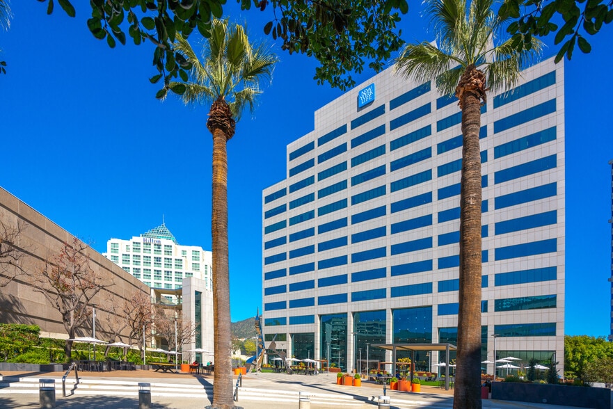 801 N Brand Blvd, Glendale, CA for lease - Building Photo - Image 1 of 11