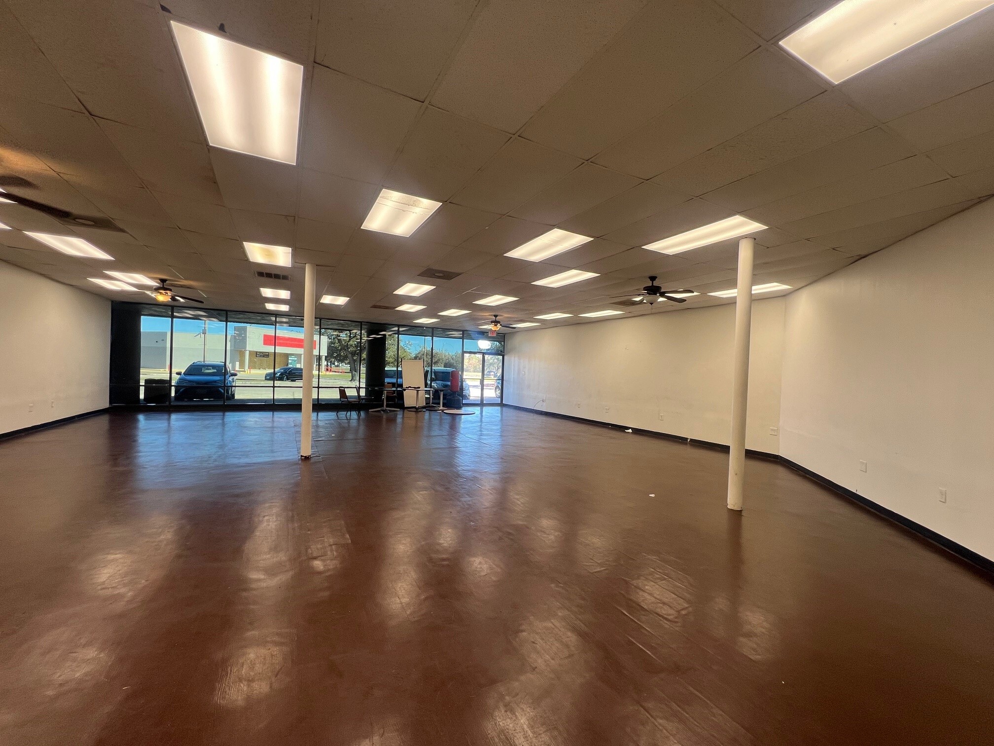 17503-17587 Imperial Valley Dr, Houston, TX for lease Building Photo- Image 1 of 4